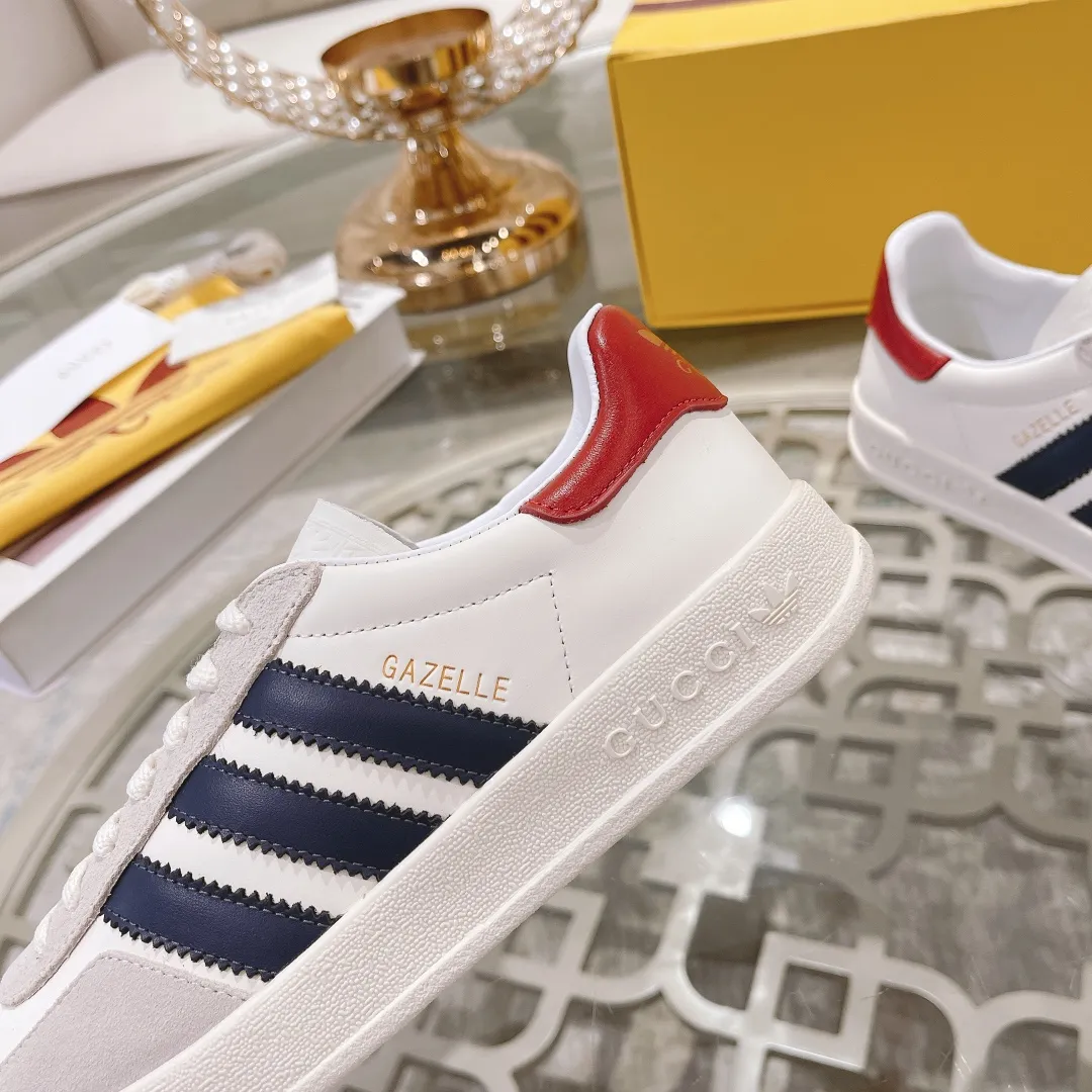 👟👟Ex-factory price 480👟👟 Women's shoe factory Gucci&adidas joint limited edition couple's sneakers. A super nice joint casual sneaker with rich and bold colors! It showed everyone a completely different charm from the past! Combining retro style and youthful sports style to create a new aesthetic! Vitality yet stylish at the same time! ! Upper - made of cowhide, cowhide, cloth. Lining - sheepskin lining for feet. Sole - original open-molded beef tendon non-slip and wear-resistant outsole. Size: 35-44 (couple style)